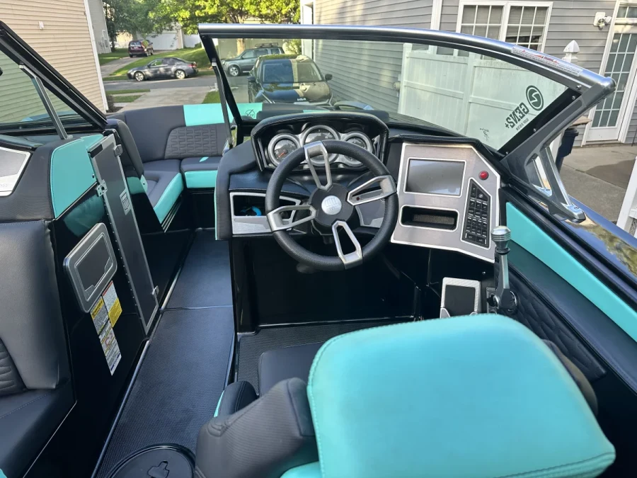 2020-mastercraft-x22-137185-image9.webp