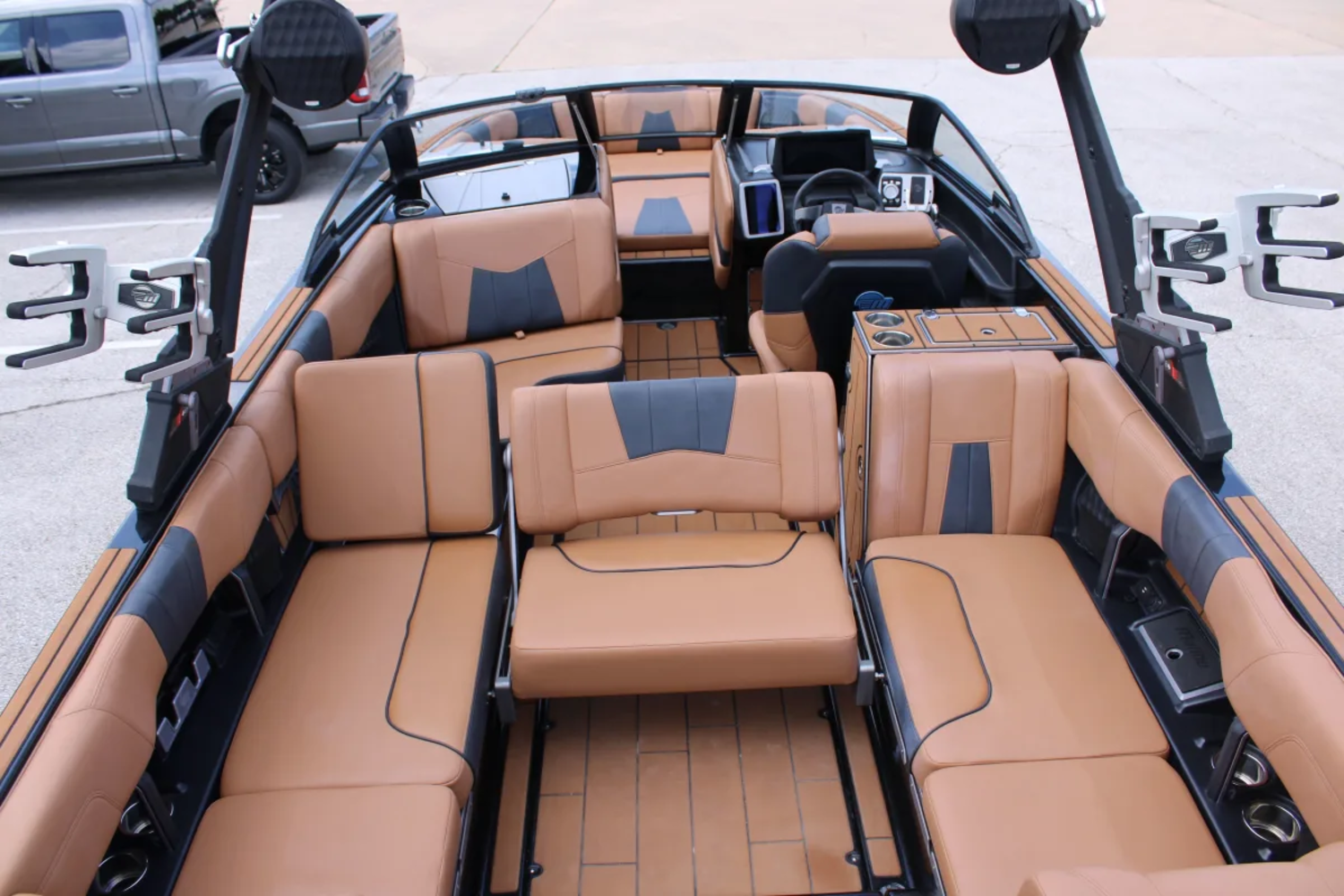 2023 Malibu 24 MXZ