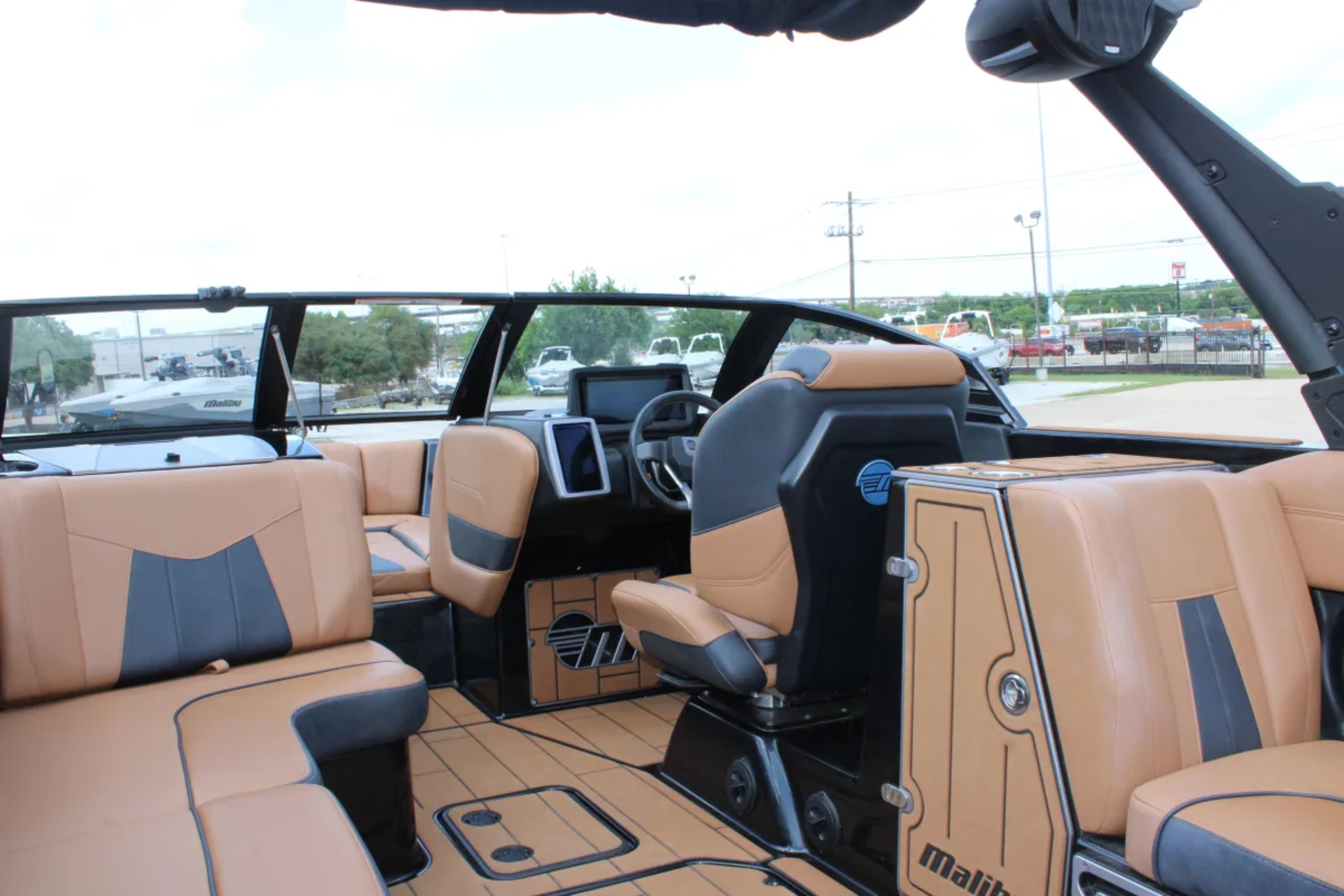 2023 Malibu 24 MXZ