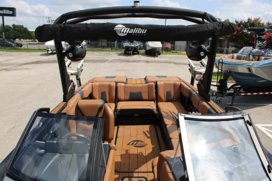 2023-malibu-wakesetter-24-mxz-137204-image18.webp