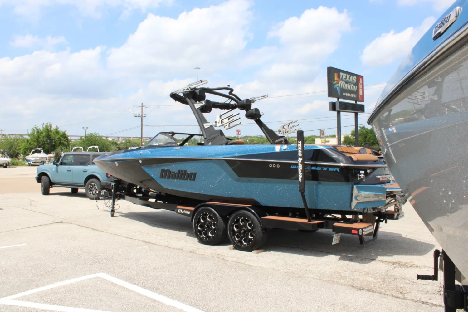 2023 Malibu 24 MXZ