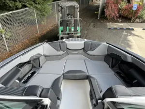 2027-mastercraft-x23-137245-image12.webp