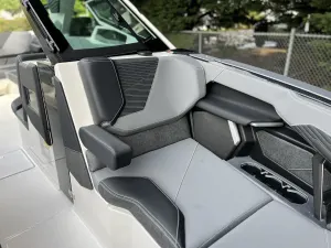 2027-mastercraft-x23-137245-image13.webp
