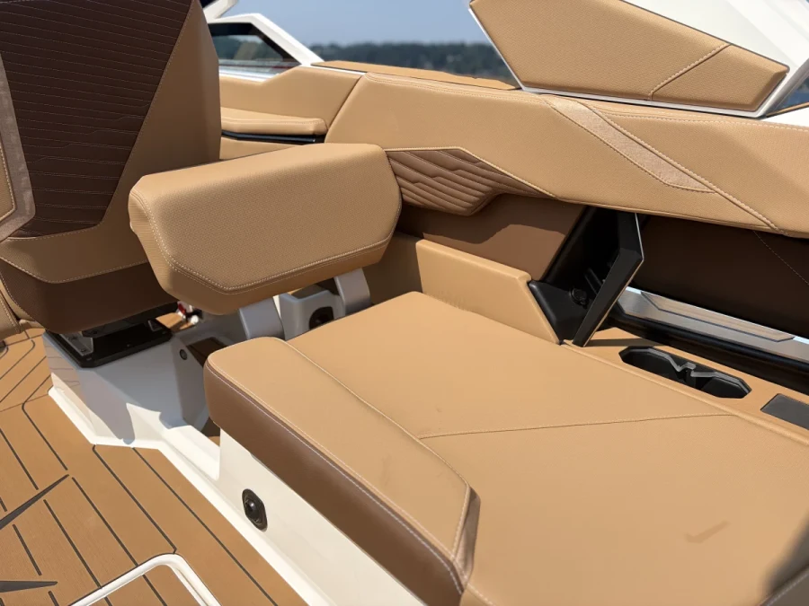 2027-mastercraft-x23-137246-image9.webp