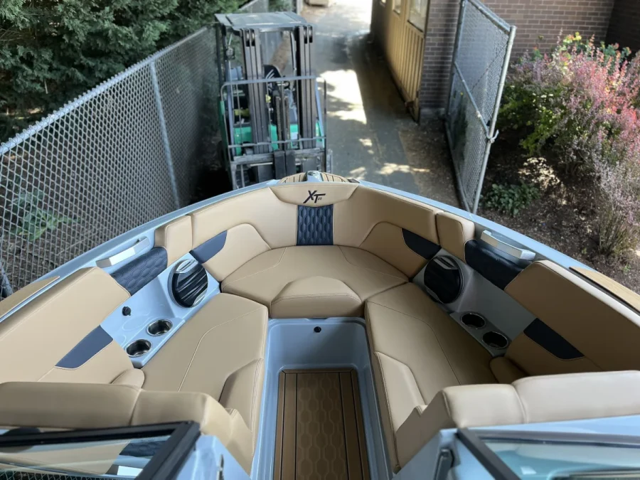 2027-mastercraft-xt23-137250-image12.webp