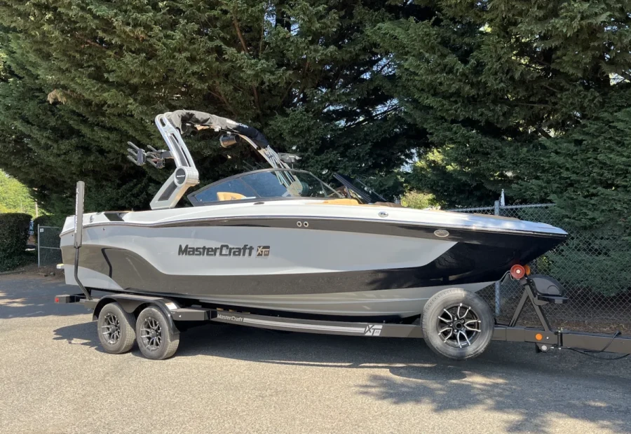 2027-mastercraft-xt23-137250-image1_231650.webp