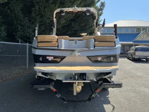 2027-mastercraft-xt23-137250-image3.webp