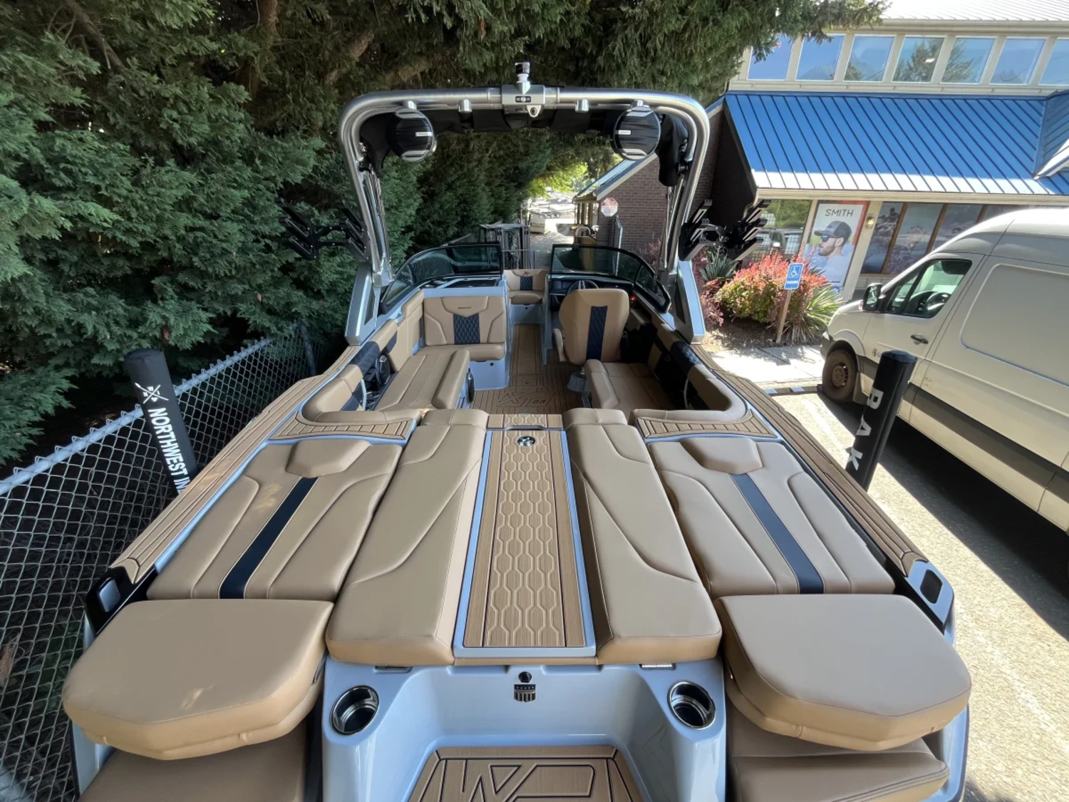 2027 MasterCraft XT23