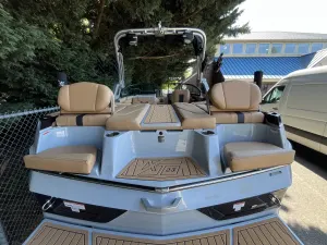 2027-mastercraft-xt23-137250-image5.webp
