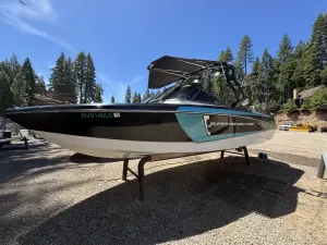 2017-nautique-super-air-nautique-230-137282-image1.webp