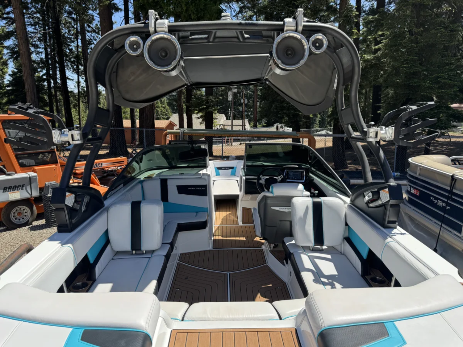 2017 Nautique Boats Super Air Nautique 230