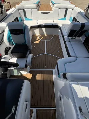 2017-nautique-super-air-nautique-230-137282-image4.webp
