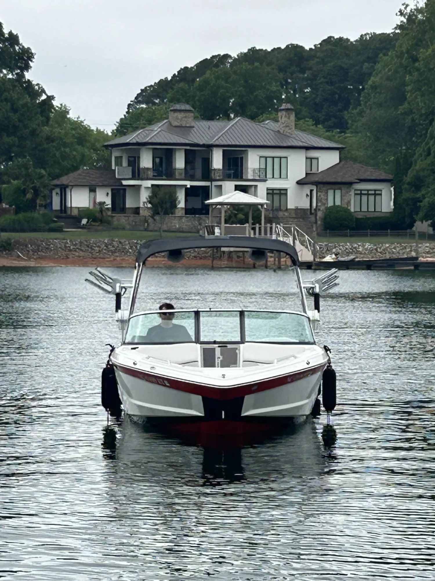 2018 Mastercraft XT25 Prem Audio Dual Screens Ilmor 6000 GDI