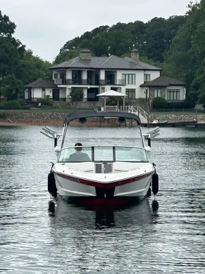 2018-mastercraft-xt25-137285-image1_163211.webp