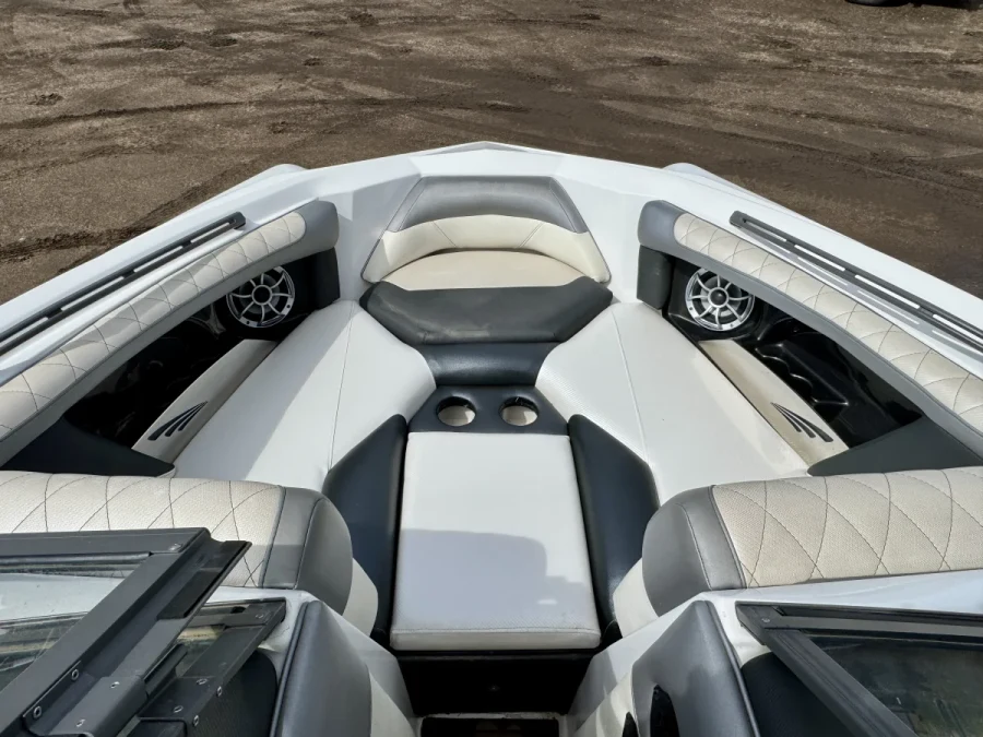 2015-tige-rzr-137344-image8.webp