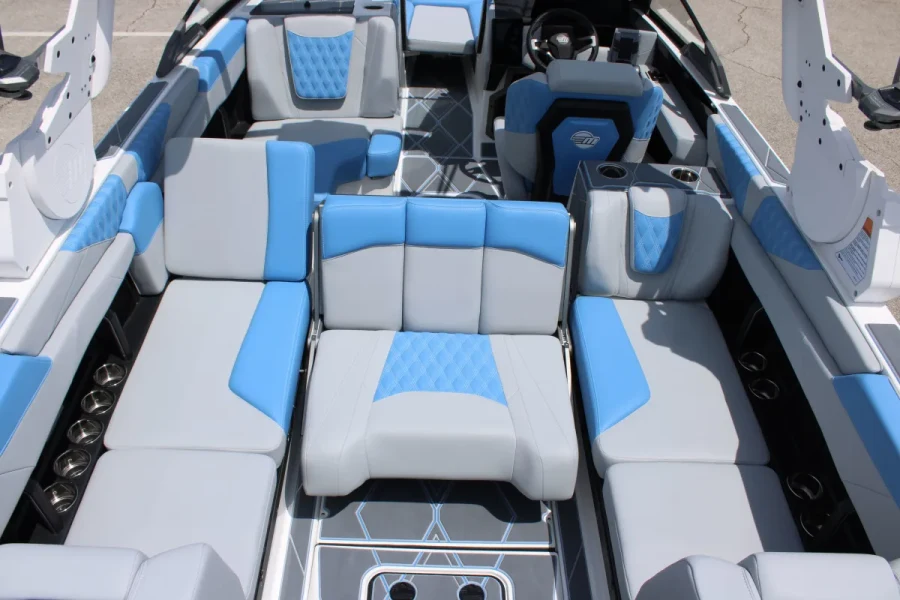 2026-malibu-m242-137368-image12.webp