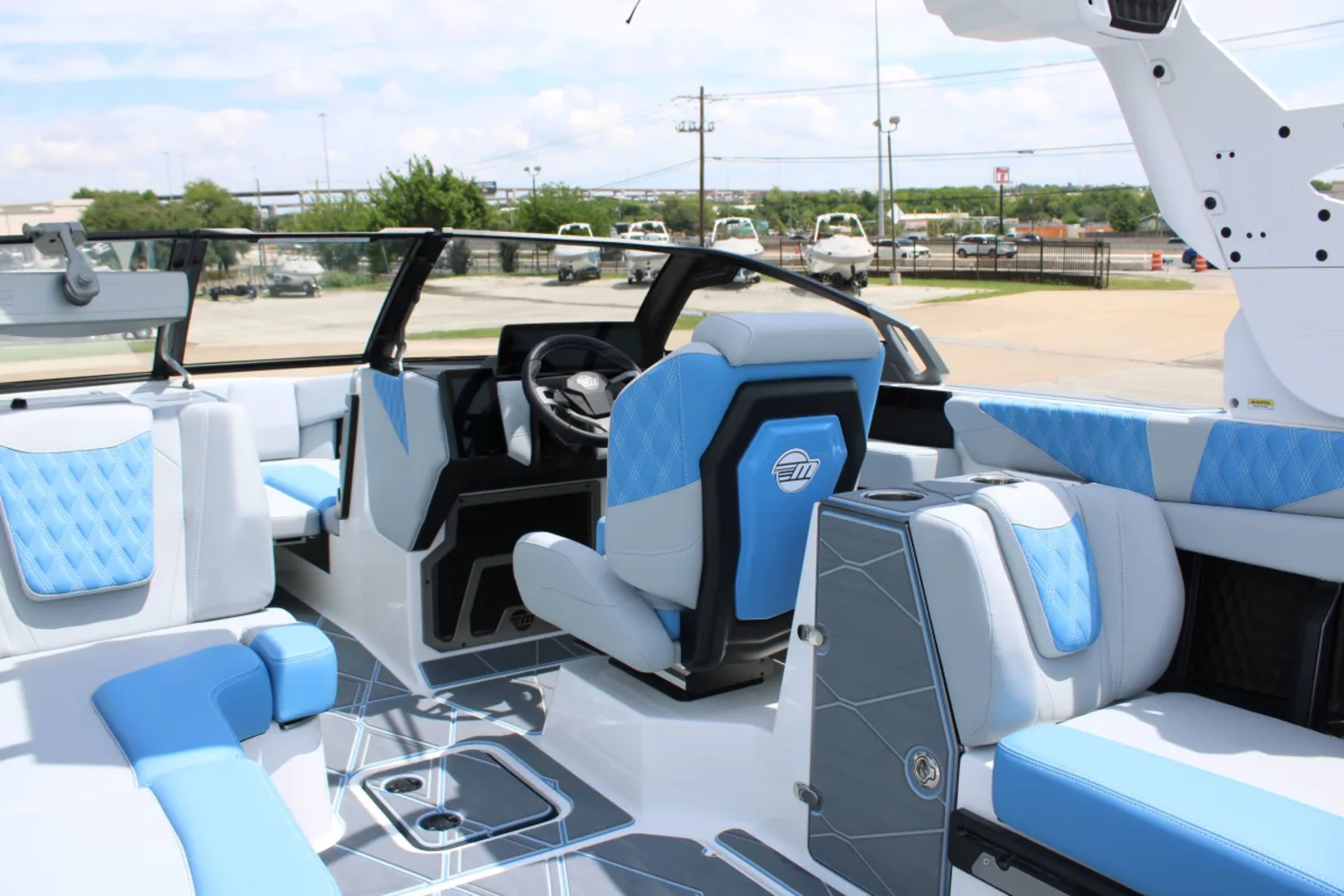 2026 Malibu M242