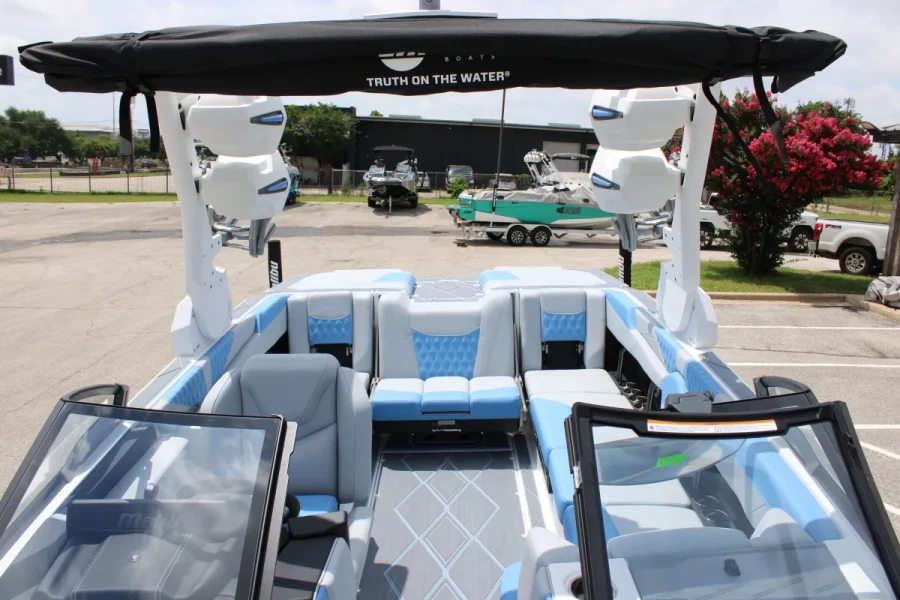 2026-malibu-m242-137368-image17.webp