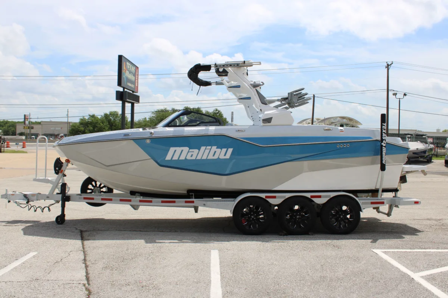 2026 Malibu M242