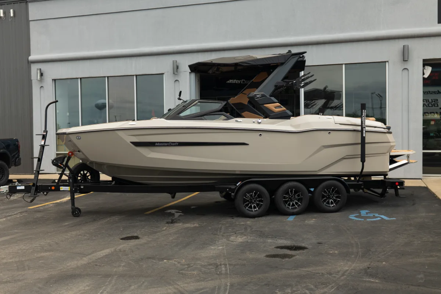 2026 MASTERCRAFT X24 STONE AND COOLFEEL BEACH TAN LOADED