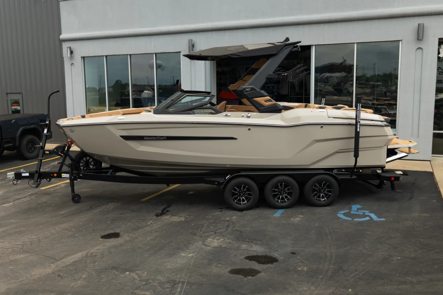 2026 MASTERCRAFT X24 STONE AND COOLFEEL BEACH TAN LOADED