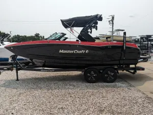 2023-mastercraft-x22-137377-image4.webp