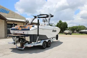 2026-malibu-m230-137379-image6.webp
