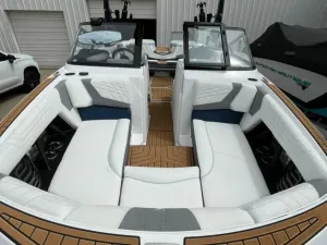 2022-nautique-g23-137401-image5.webp