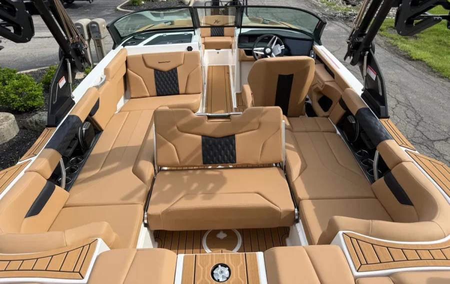 2026-mastercraft-xt22-137417-image2.webp