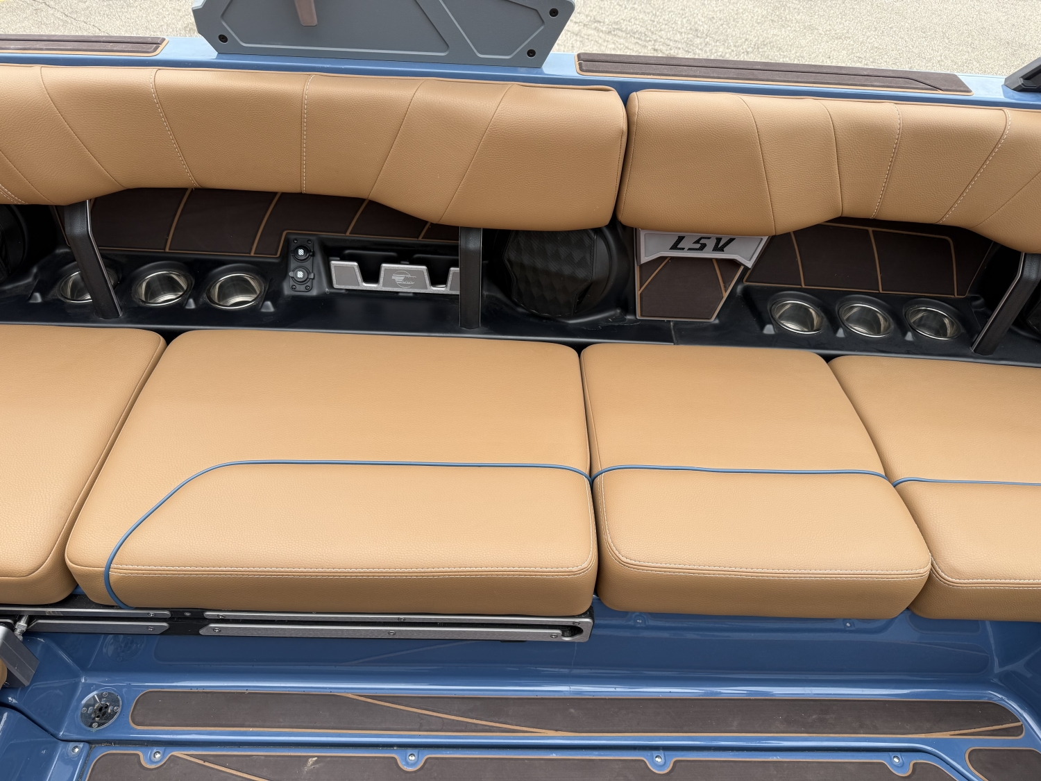 2022 Malibu 23 LSV