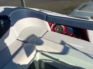 2021-mastercraft-xt22-137443-image10.webp