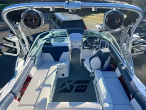 2021-mastercraft-xt22-137443-image5.webp