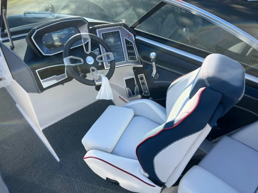 2021-mastercraft-xt22-137443-image6.webp