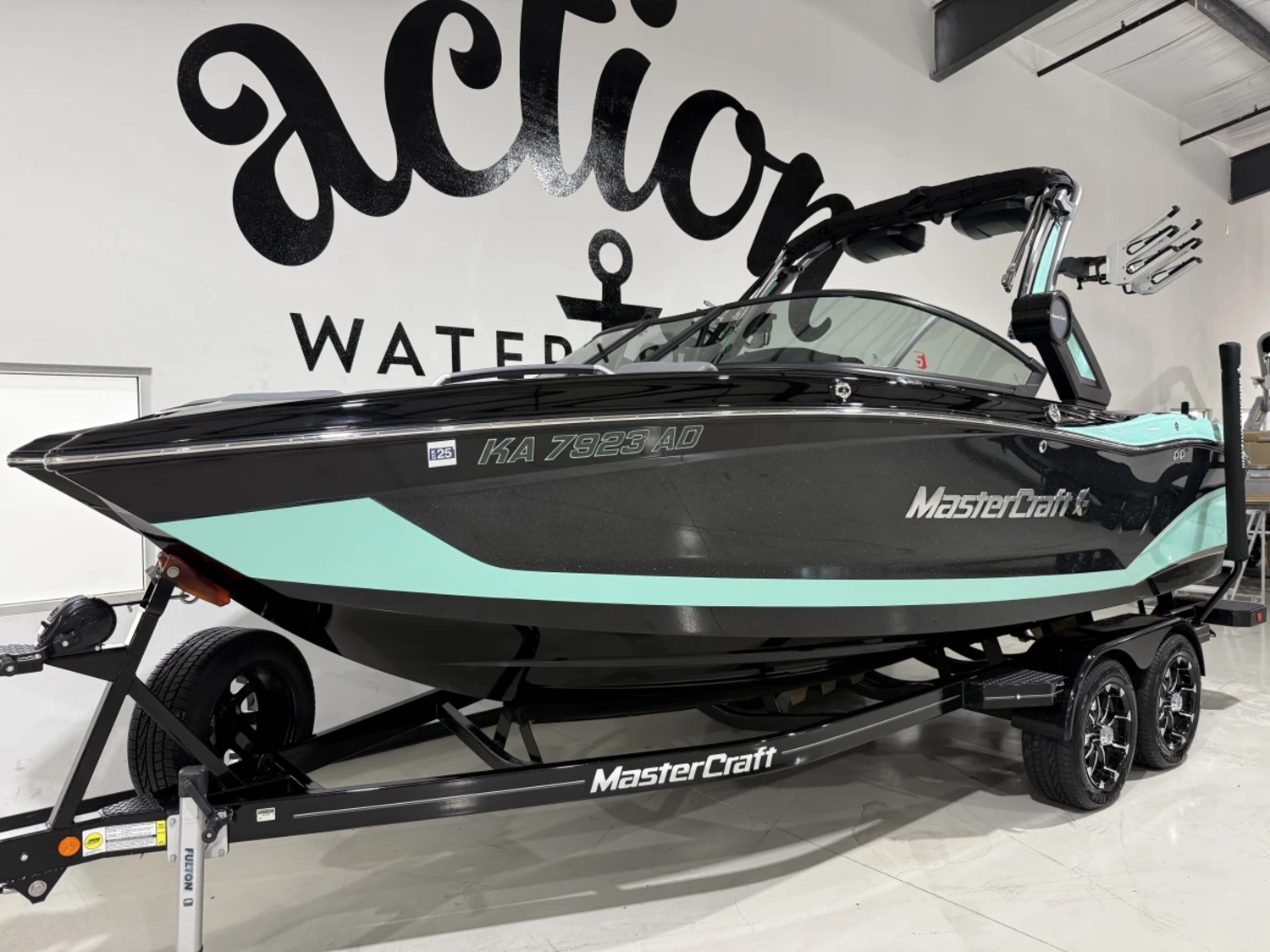 2022 MasterCraft X22 - One Owner