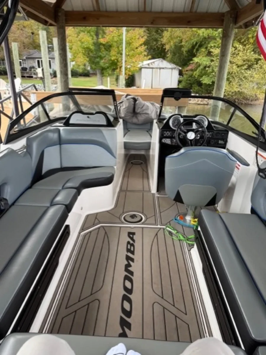 2018-moomba-mojo-137460-image4.webp