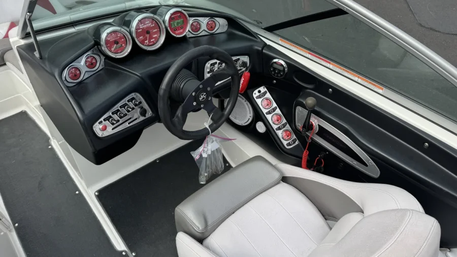 2006-mastercraft-x2-137468-image9.webp