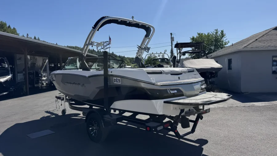 2020-mastercraft-nxt20-137472-image1.webp