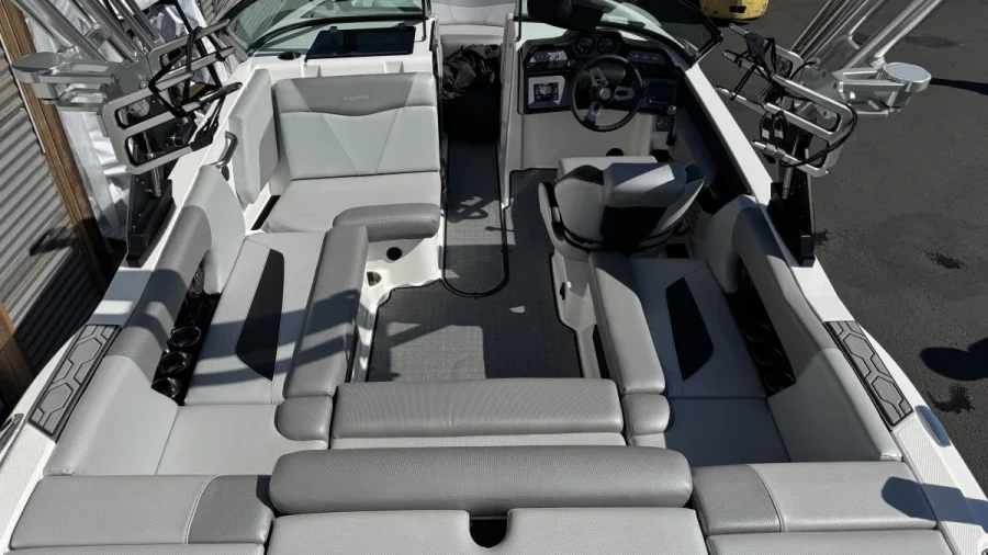 2020-mastercraft-nxt20-137472-image3.webp
