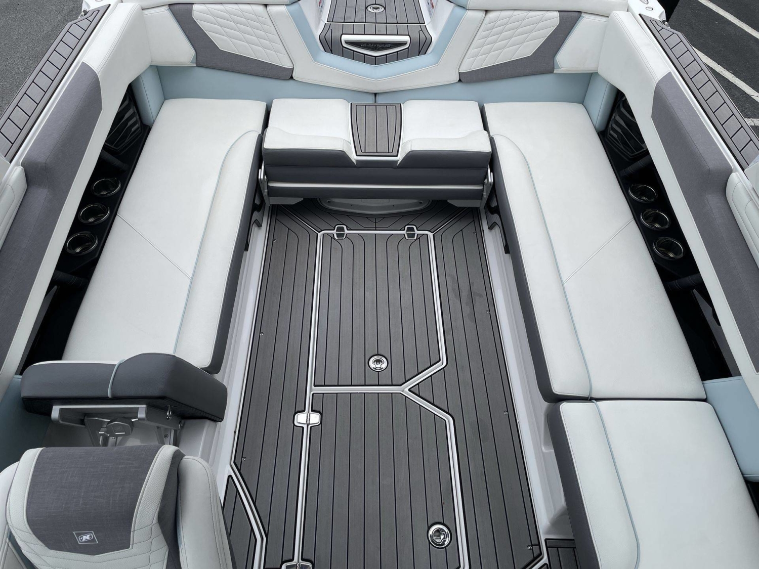 2022 Nautique G25