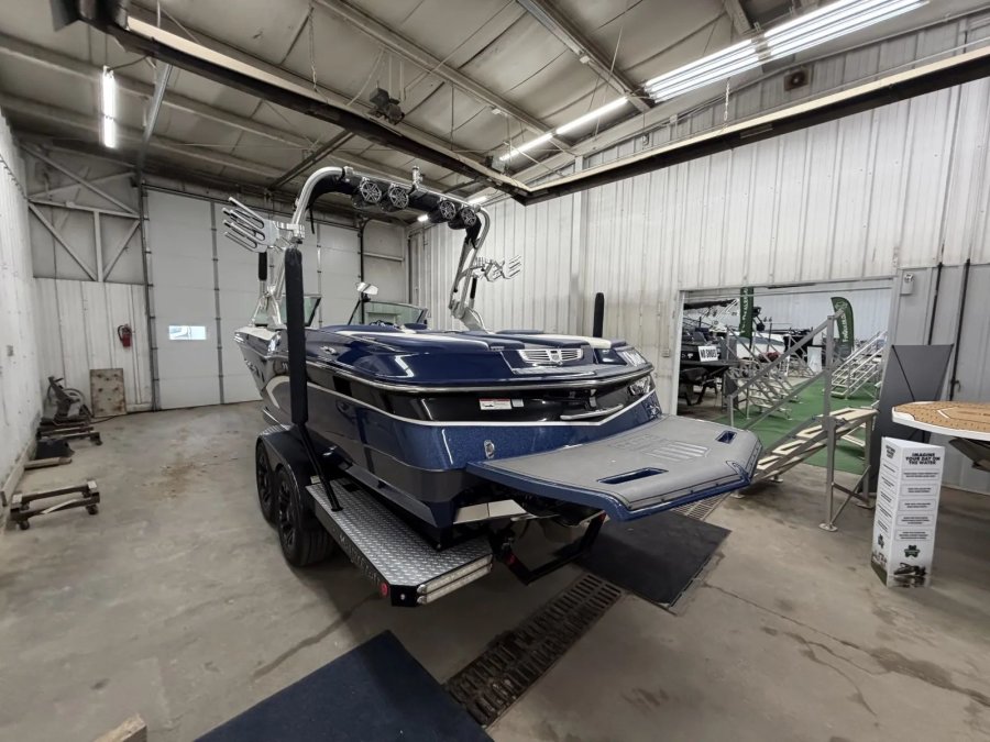 2015-mastercraft-maristar-230-137518-image10
