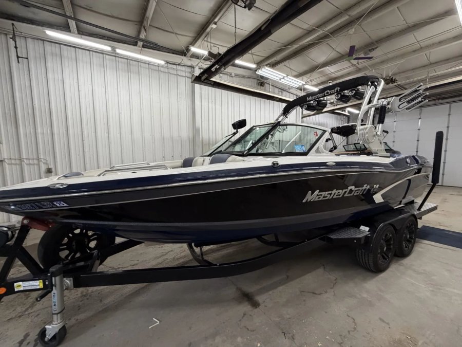 2015-mastercraft-maristar-230-137518-image13