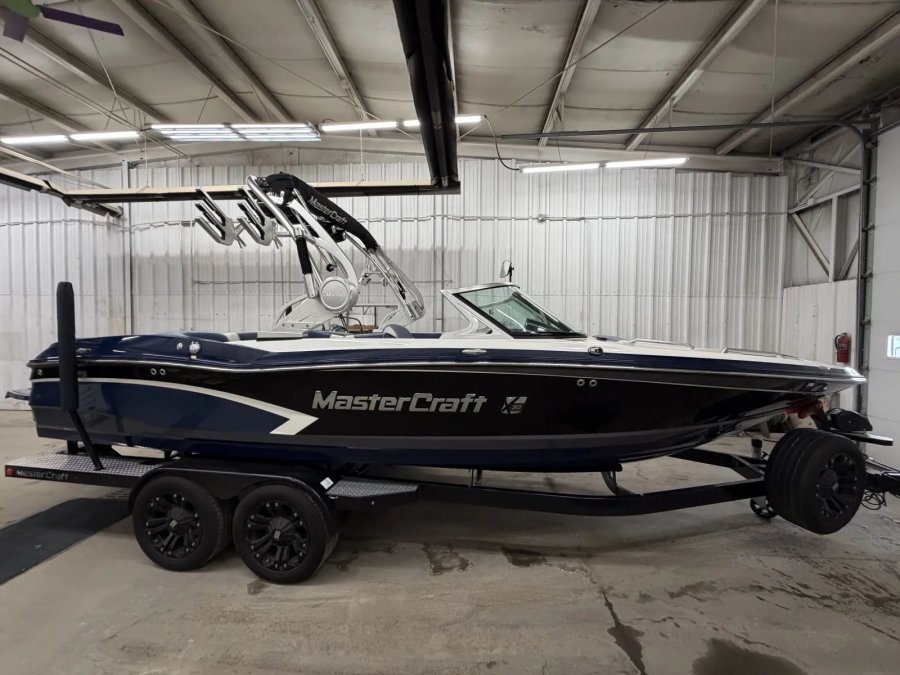 2015-mastercraft-maristar-230-137518-image4