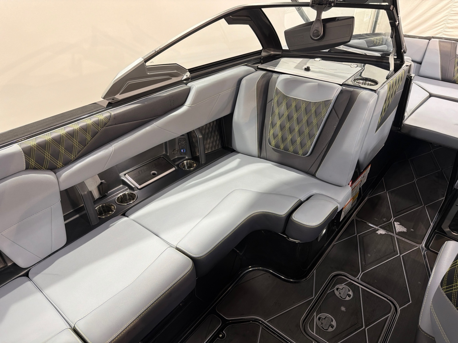 2026 Malibu M230