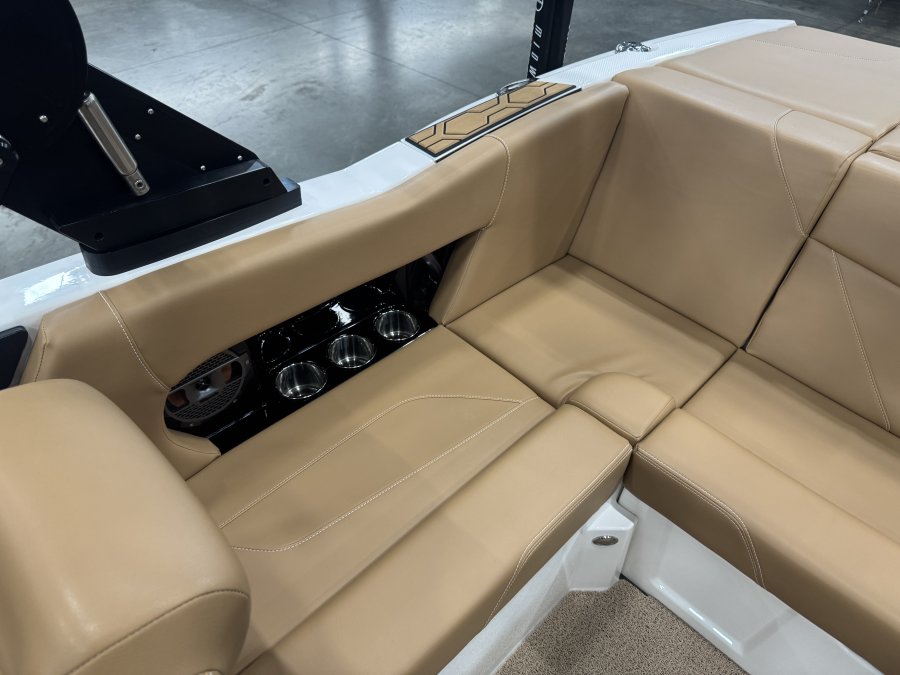 2021-mastercraft-nxt20-137535-image9
