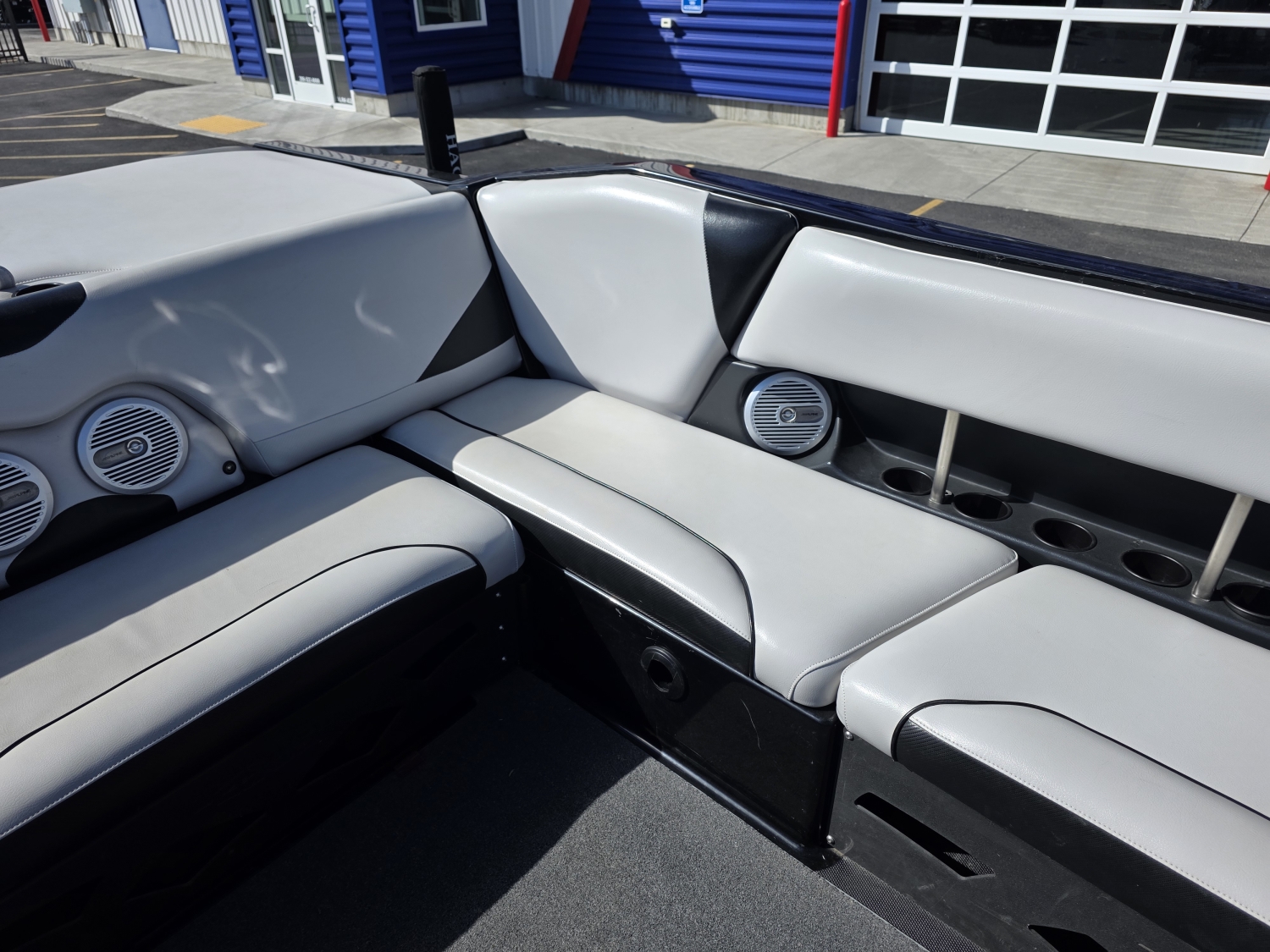 2014 Axis A24