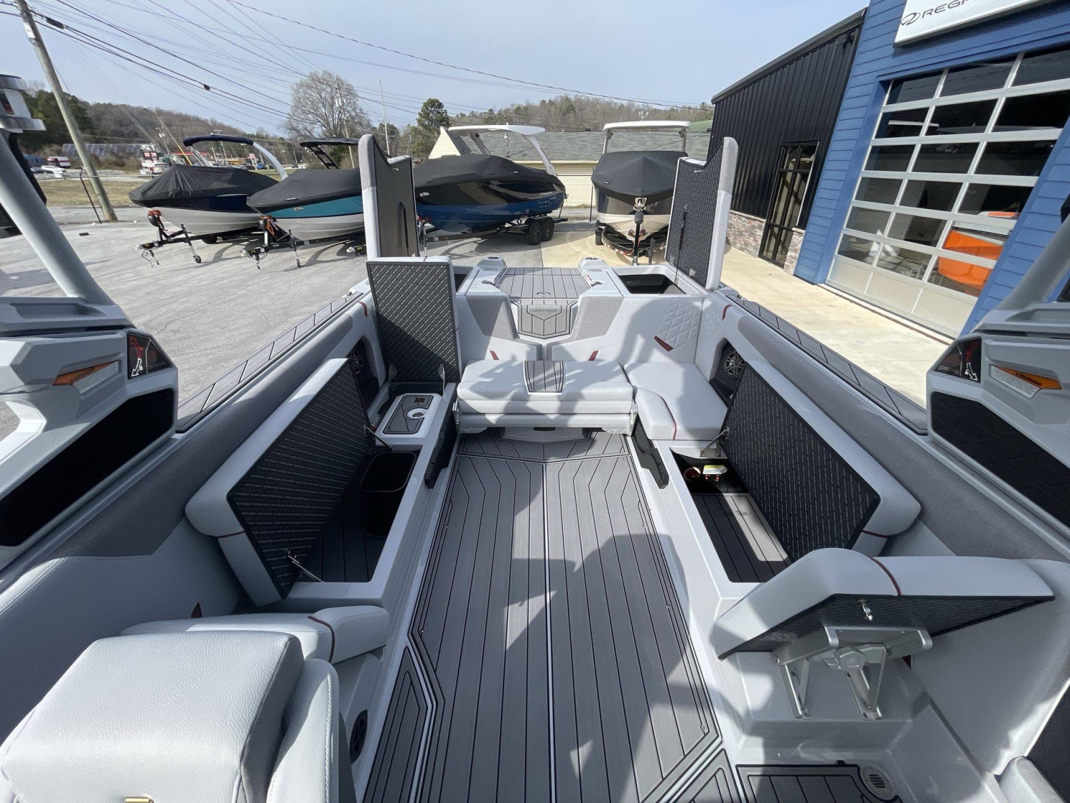 2025 Nautique GS24