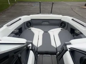 2024 Supra SE550 Icon