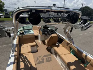 2020 MasterCraft XT25 Icon