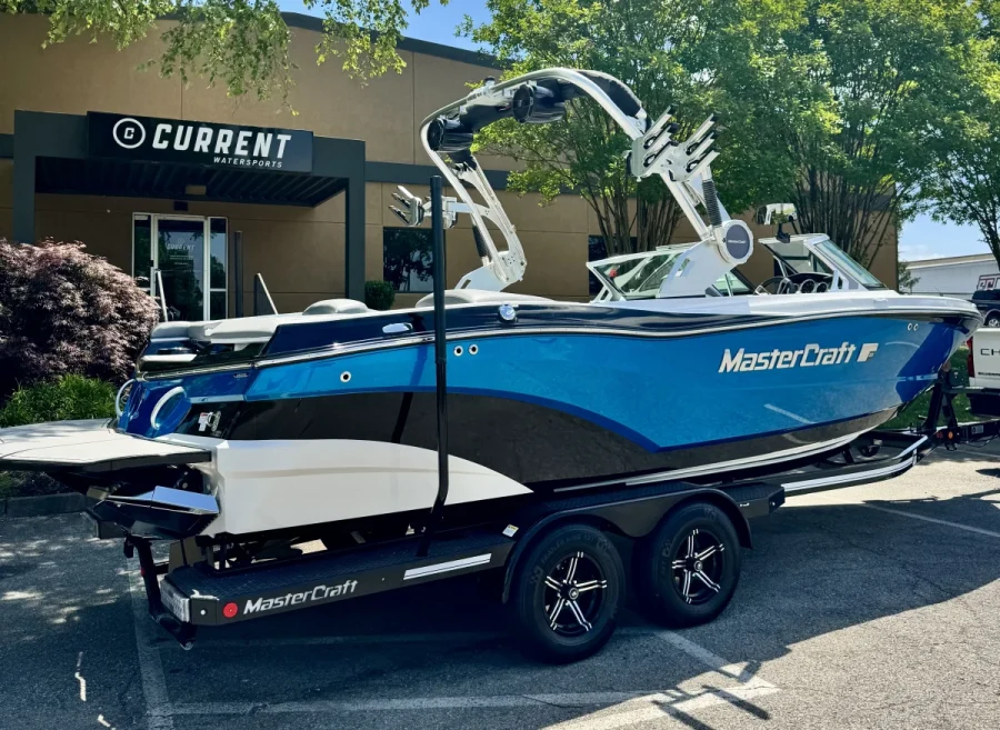 2020-mastercraft-xt23-137572-image1.webp