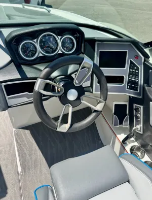 2020-mastercraft-xt23-137572-image10.webp